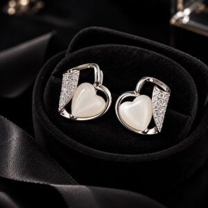 Pearl Heart Gleam Earrings